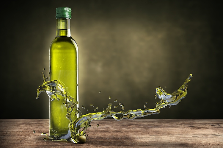 olio-di-oliva-by-giovanni-cancemi-fotolia-750